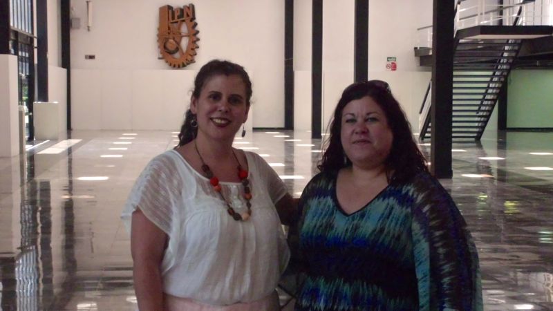 A la derecha, la Decana Asociada, Dra. Luz Marie Rodríguez junto a la arquitecta e ingeniero Silvia González, subdirectora a cargo de la División de Fomento y Promoción Cultural del Instituto Politécnico Nacional.