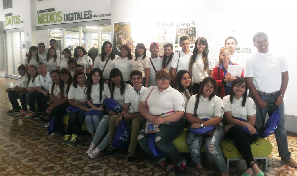 Fueron recibidos por el Decano Javier de Jesús y participaron del recorrido junto al equipo administrativo de la Escuela de Arquitectura y la Oficina de Reclutamiento de la PUCPR.